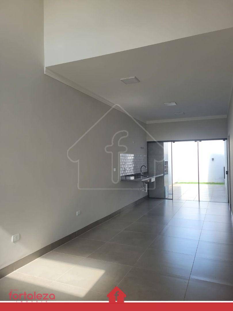 Casa à venda com 3 quartos, 87m² - Foto 4