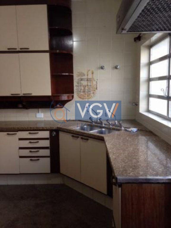 Casa à venda com 4 quartos, 300m² - Foto 3