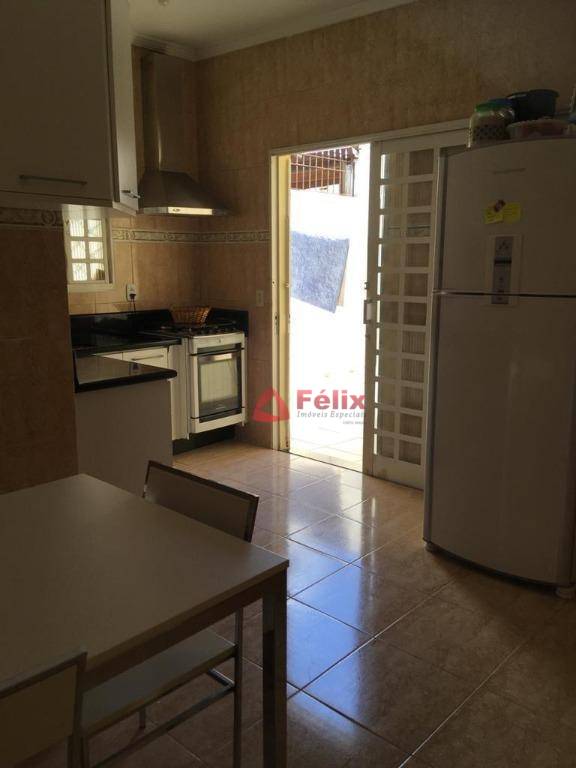 Casa, 3 quartos, 108 m² - Foto 4