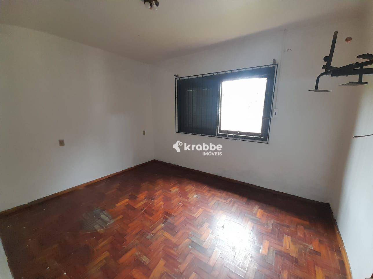 Casa à venda e aluguel com 4 quartos, 148m² - Foto 3