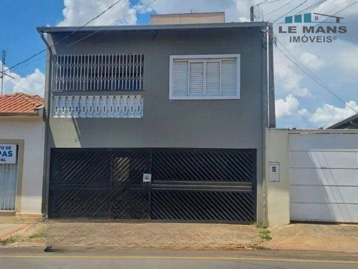 Casa à venda com 3 quartos, 237m² - Foto 1