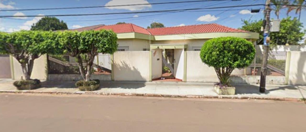 Casa à venda com 3 quartos, 420m² - Foto 2