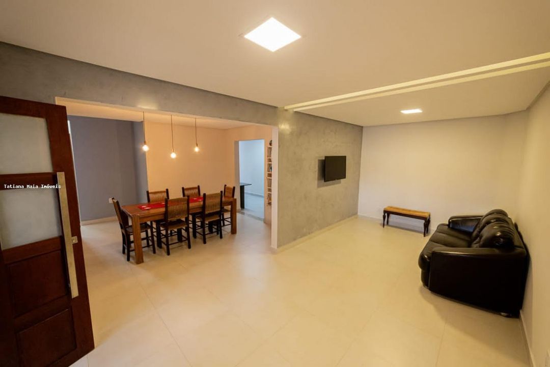 Casa à venda com 6 quartos, 300m² - Foto 18