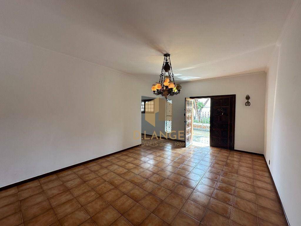 Casa à venda com 4 quartos, 250m² - Foto 4