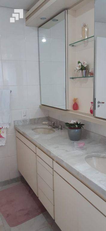 Apartamento à venda com 3 quartos, 170m² - Foto 20