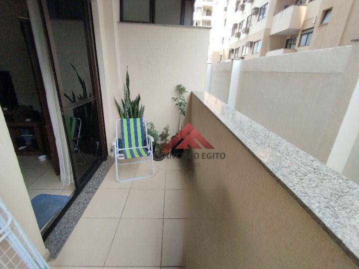 Apartamento à venda com 2 quartos, 60m² - Foto 9