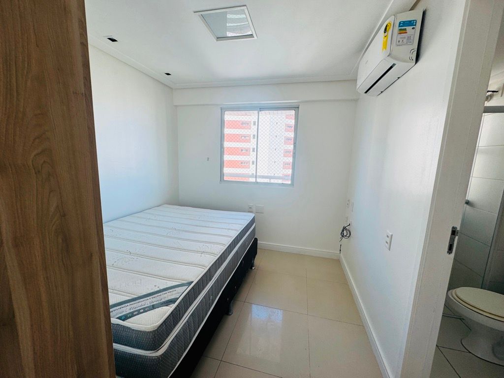 Apartamento à venda com 2 quartos, 75m² - Foto 11