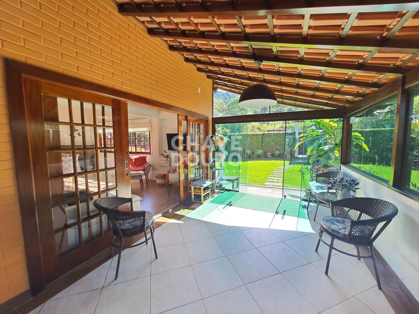 Casa à venda com 3 quartos, 173m² - Foto 9