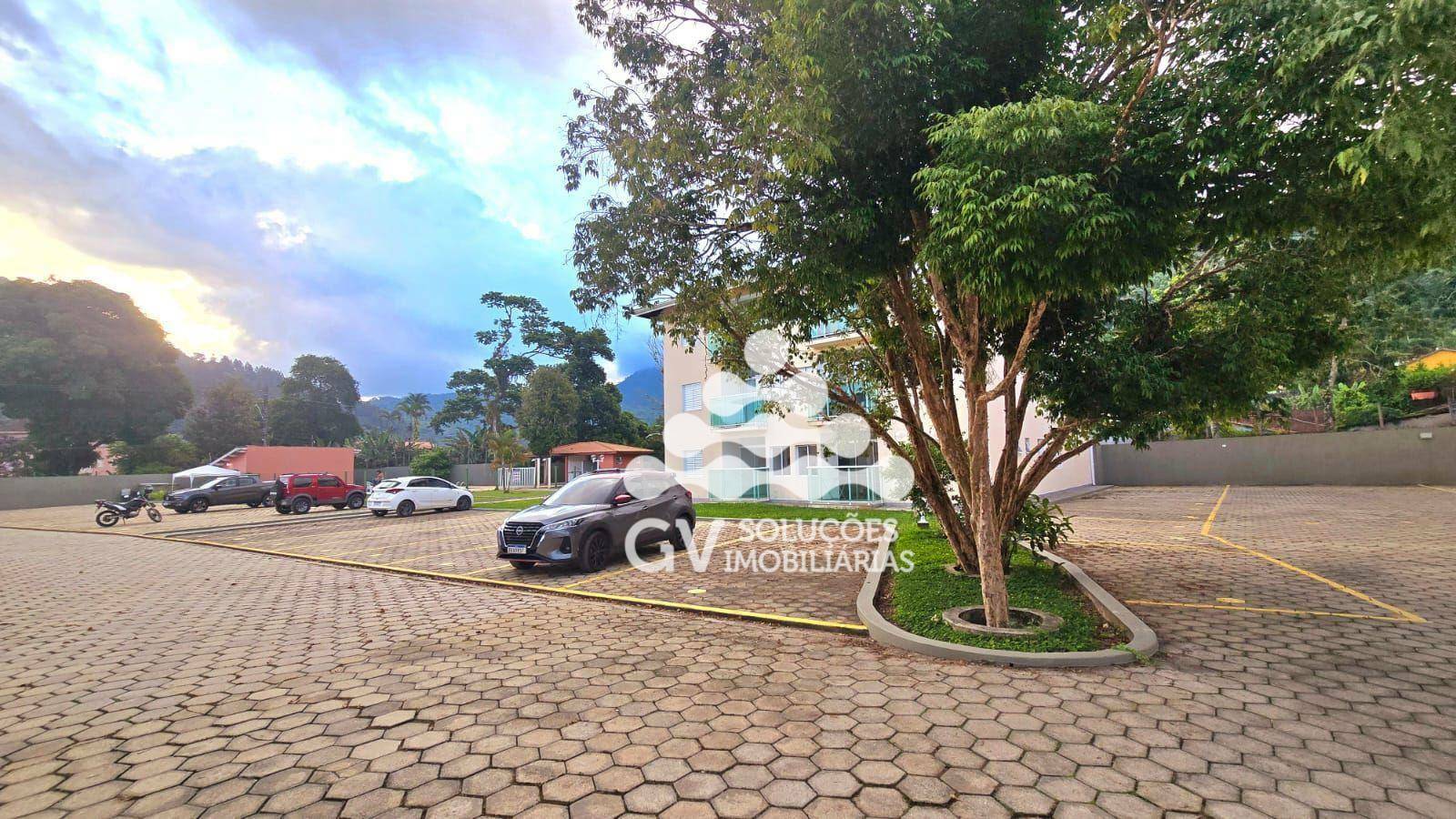 Apartamento à venda com 2 quartos, 60m² - Foto 2