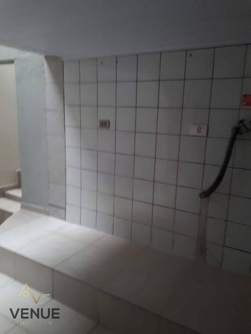 Sobrado à venda com 2 quartos, 200m² - Foto 15