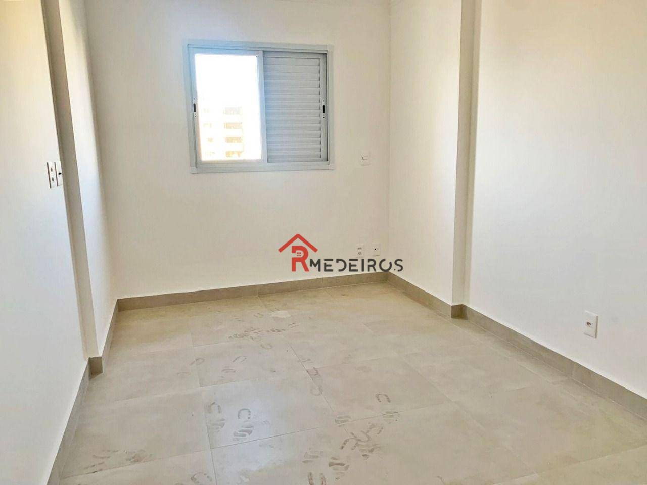 Apartamento à venda com 1 quarto, 57m² - Foto 9