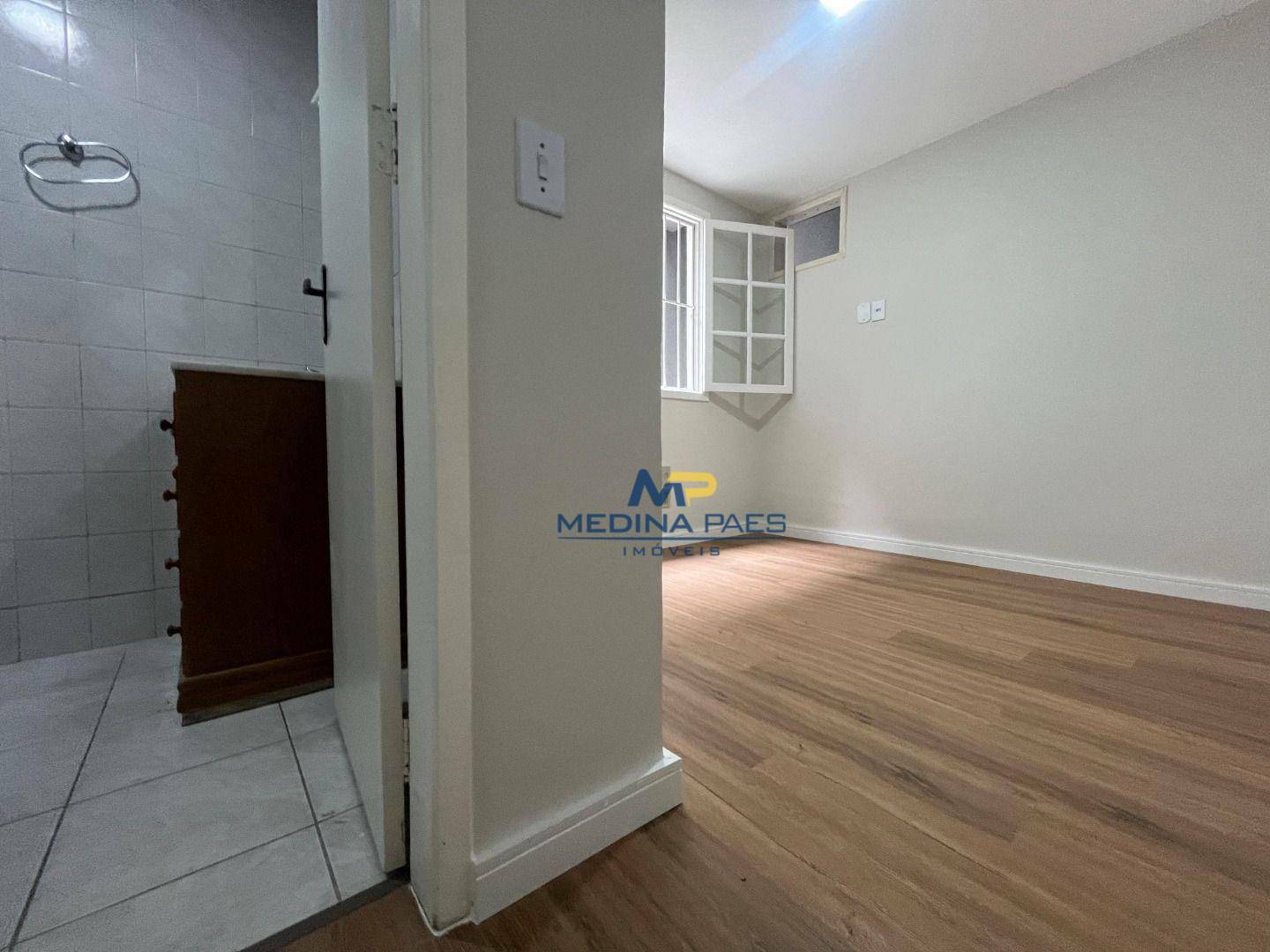 Casa à venda com 3 quartos, 215M2 - Foto 4