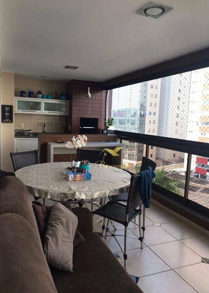 Apartamento à venda com 3 quartos, 217m² - Foto 2