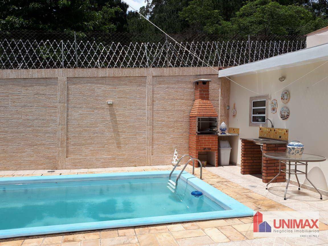 Casa de Condomínio à venda com 4 quartos, 302m² - Foto 1