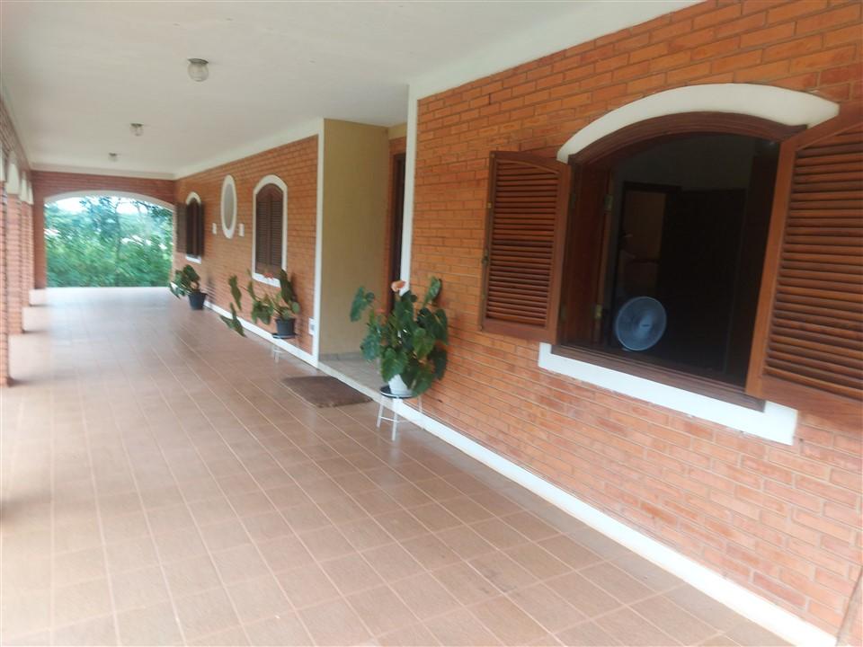 Chácara à venda com 4 quartos, 5850m² - Foto 2