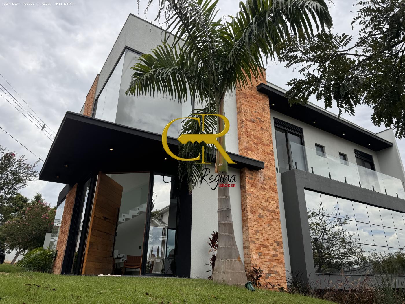 Casa de Condomínio à venda com 4 quartos, 447m² - Foto 1