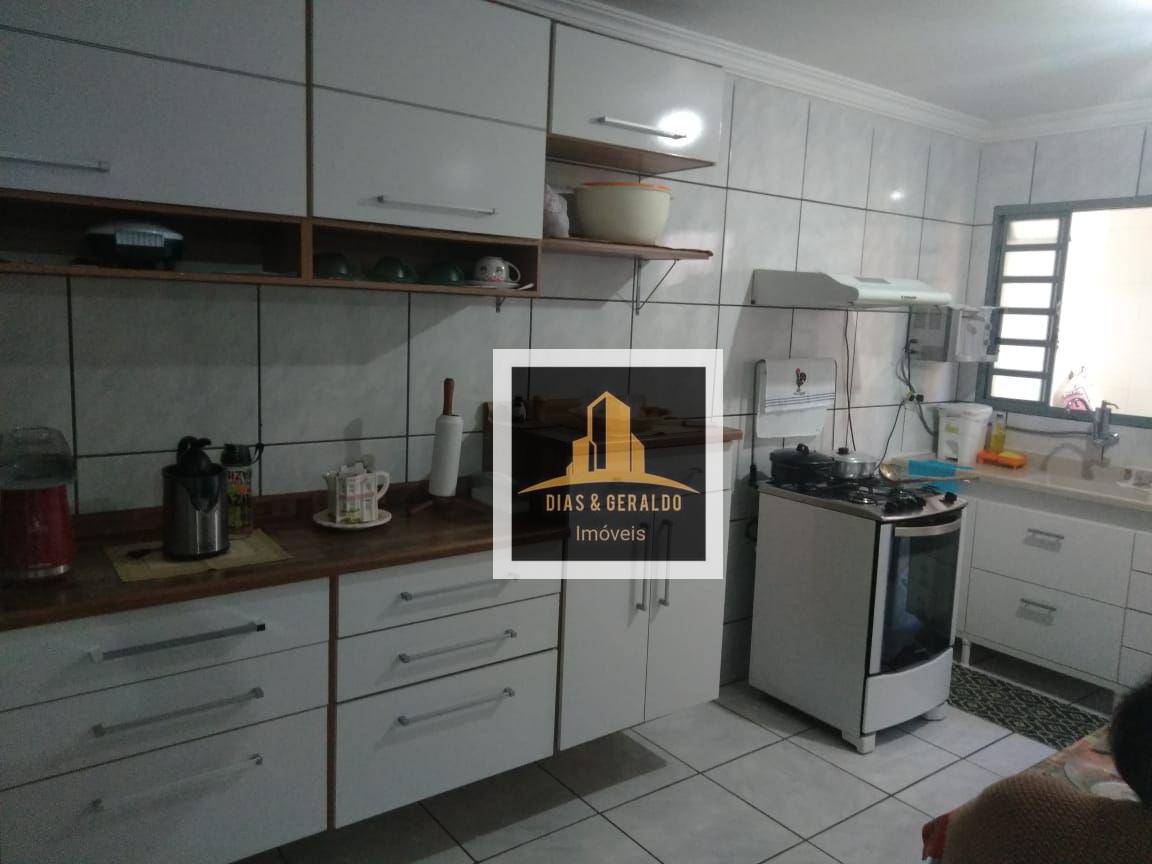 Sobrado à venda com 3 quartos, 200m² - Foto 8