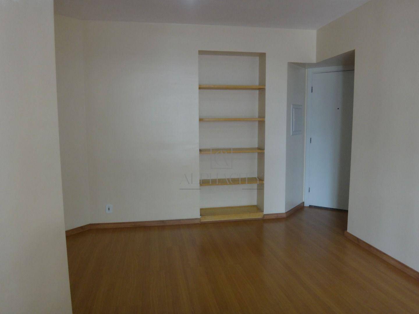 Apartamento para alugar com 3 quartos, 84m² - Foto 2