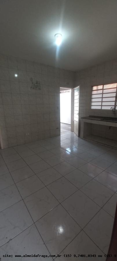 Casa para alugar com 2 quartos, 120m² - Foto 4