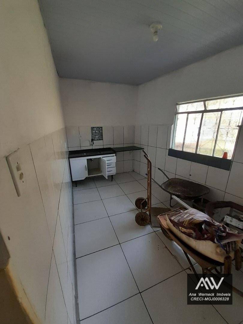 Casa à venda com 2 quartos, 120m² - Foto 13