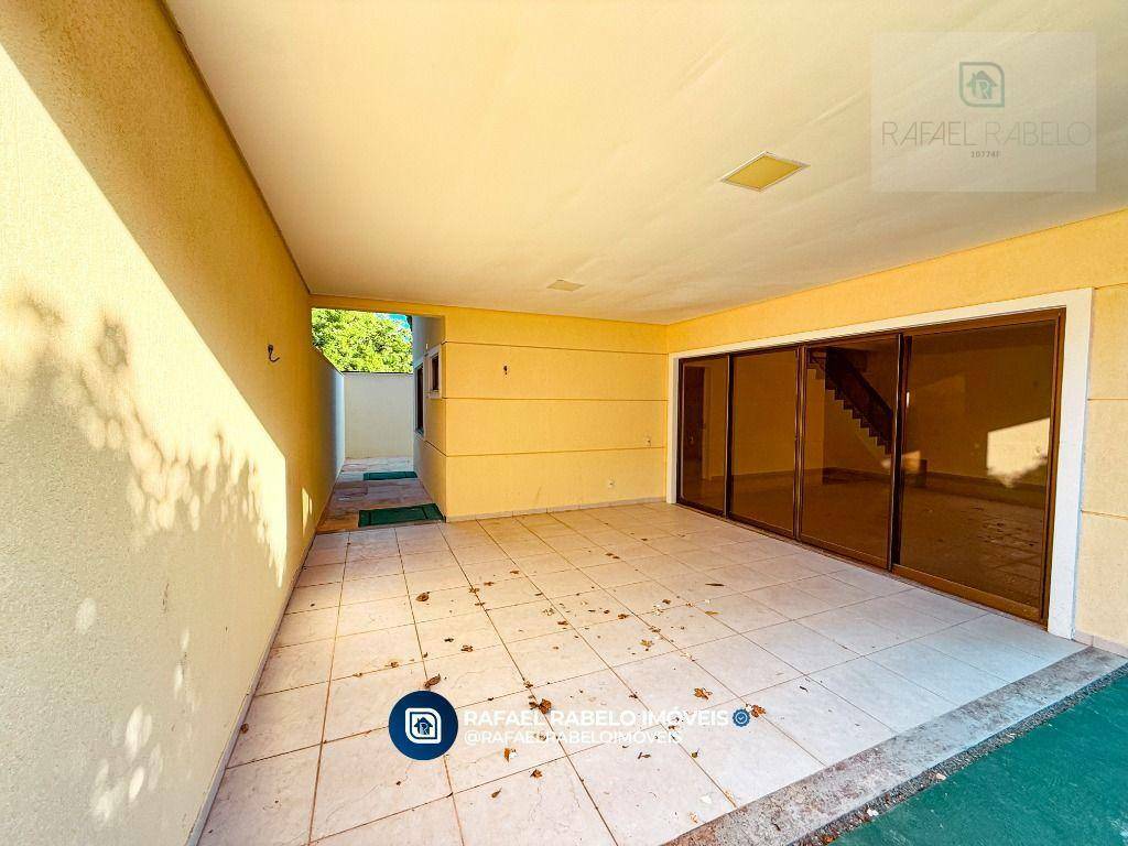 Casa de Condomínio à venda com 5 quartos, 181m² - Foto 4