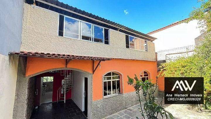 Casa à venda com 4 quartos, 200m² - Foto 1