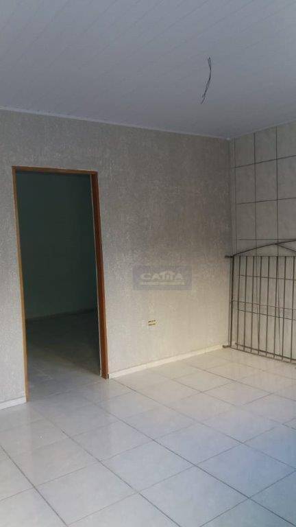 Casa para alugar com 2 quartos, 40m² - Foto 3