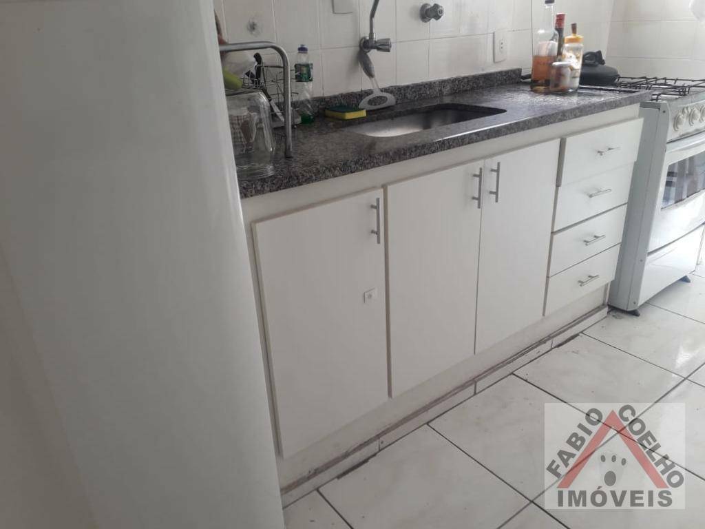 Apartamento à venda com 2 quartos, 75m² - Foto 3