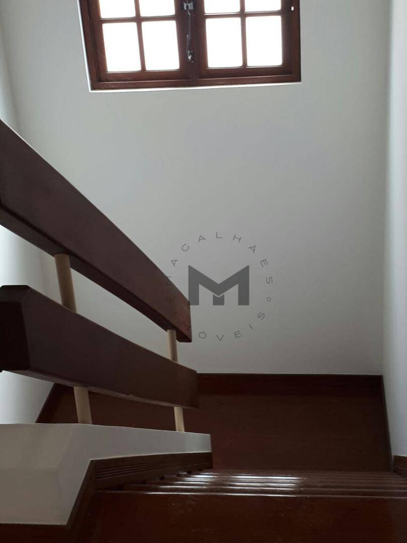 Casa à venda com 4 quartos, 200m² - Foto 14