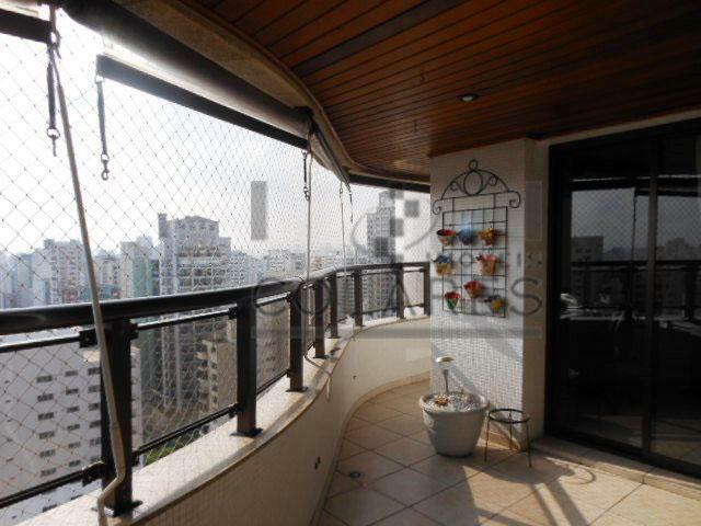 Apartamento à venda com 4 quartos, 240m² - Foto 1