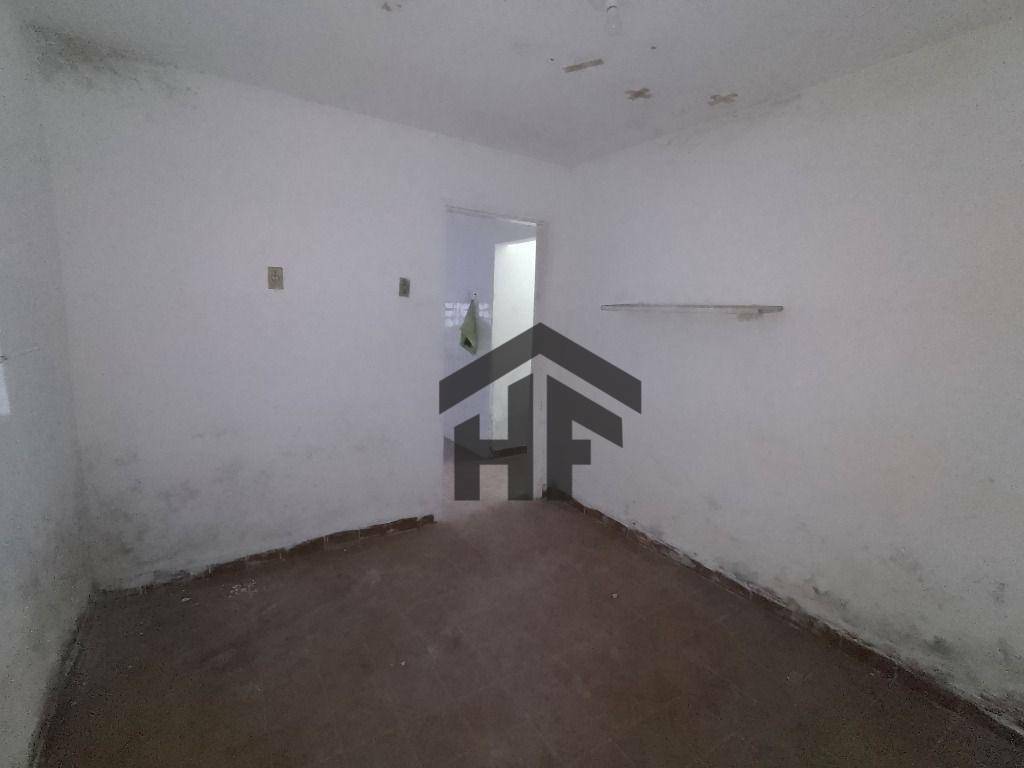 Casa à venda com 5 quartos, 225m² - Foto 5
