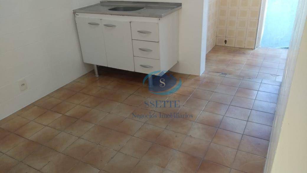 Apartamento à venda com 2 quartos, 65m² - Foto 2