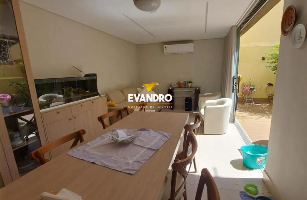 Casa de Condomínio à venda com 4 quartos, 189m² - Foto 1