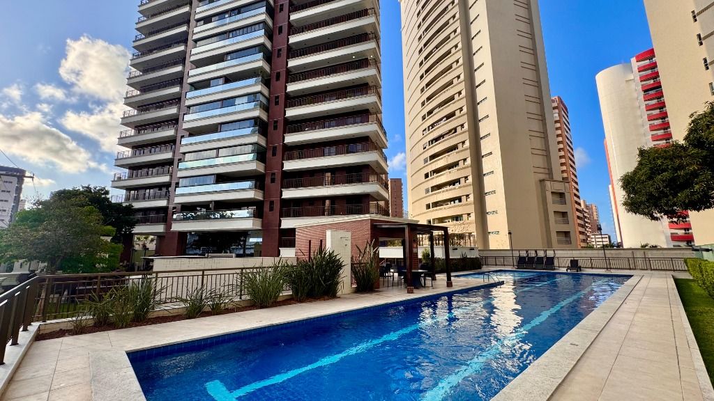 Apartamento à venda com 3 quartos, 164m² - Foto 1