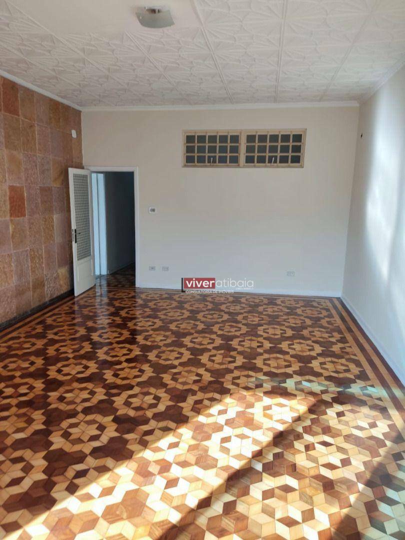 Casa para alugar com 2 quartos, 250m² - Foto 18