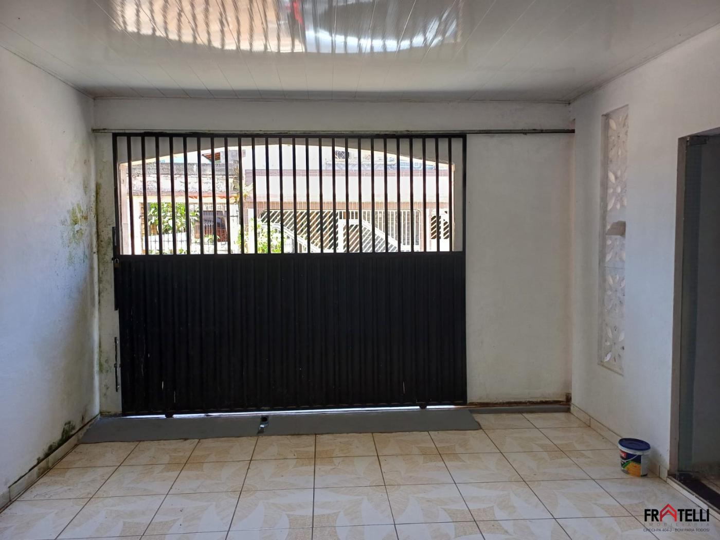 Casa à venda com 3 quartos, 200m² - Foto 2