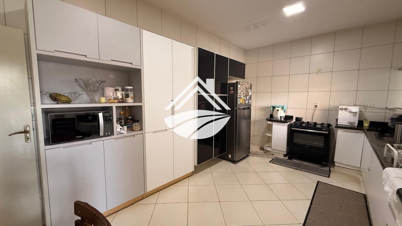Casa à venda com 3 quartos, 500m² - Foto 6