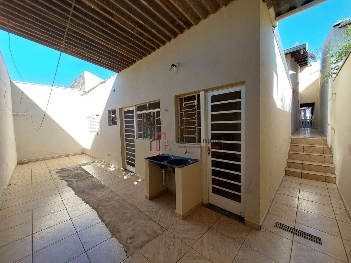 Casa para alugar com 2 quartos, 168m² - Foto 24