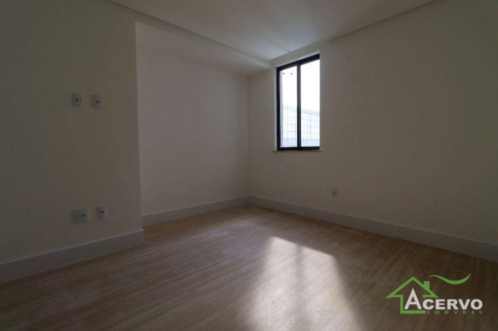 Apartamento à venda com 4 quartos, 225m² - Foto 9