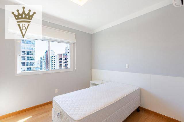 Apartamento para alugar com 3 quartos, 180m² - Foto 14