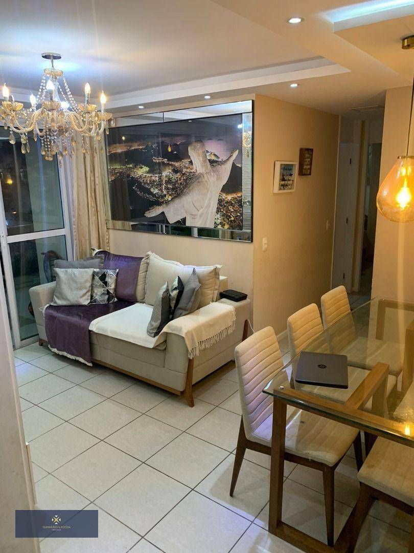 Apartamento à venda com 2 quartos, 70m² - Foto 2