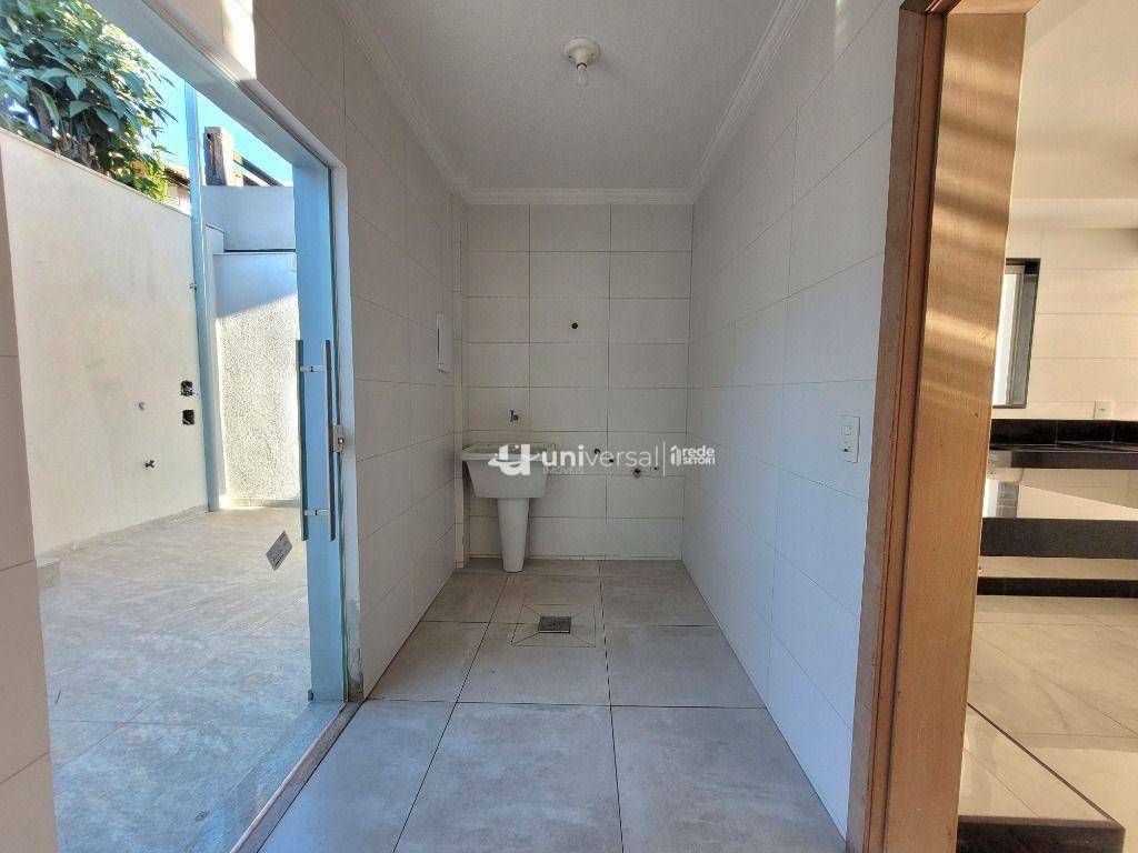 Casa à venda com 3 quartos, 272m² - Foto 8