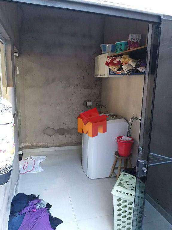 Sobrado à venda com 3 quartos, 198m² - Foto 11