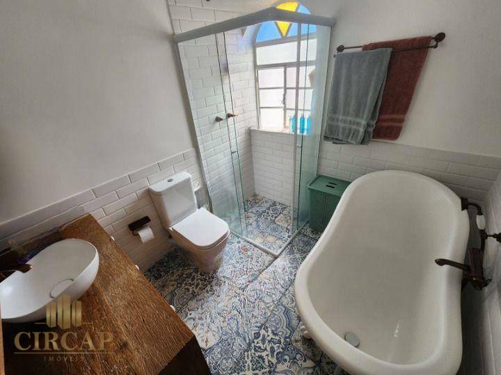 Casa à venda e aluguel com 2 quartos, 140m² - Foto 18