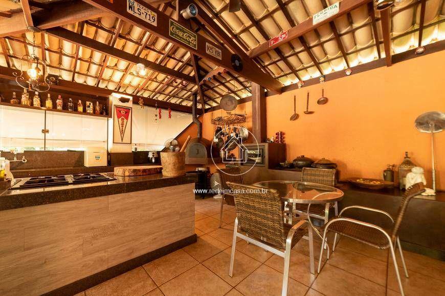 Casa à venda com 4 quartos, 350m² - Foto 17