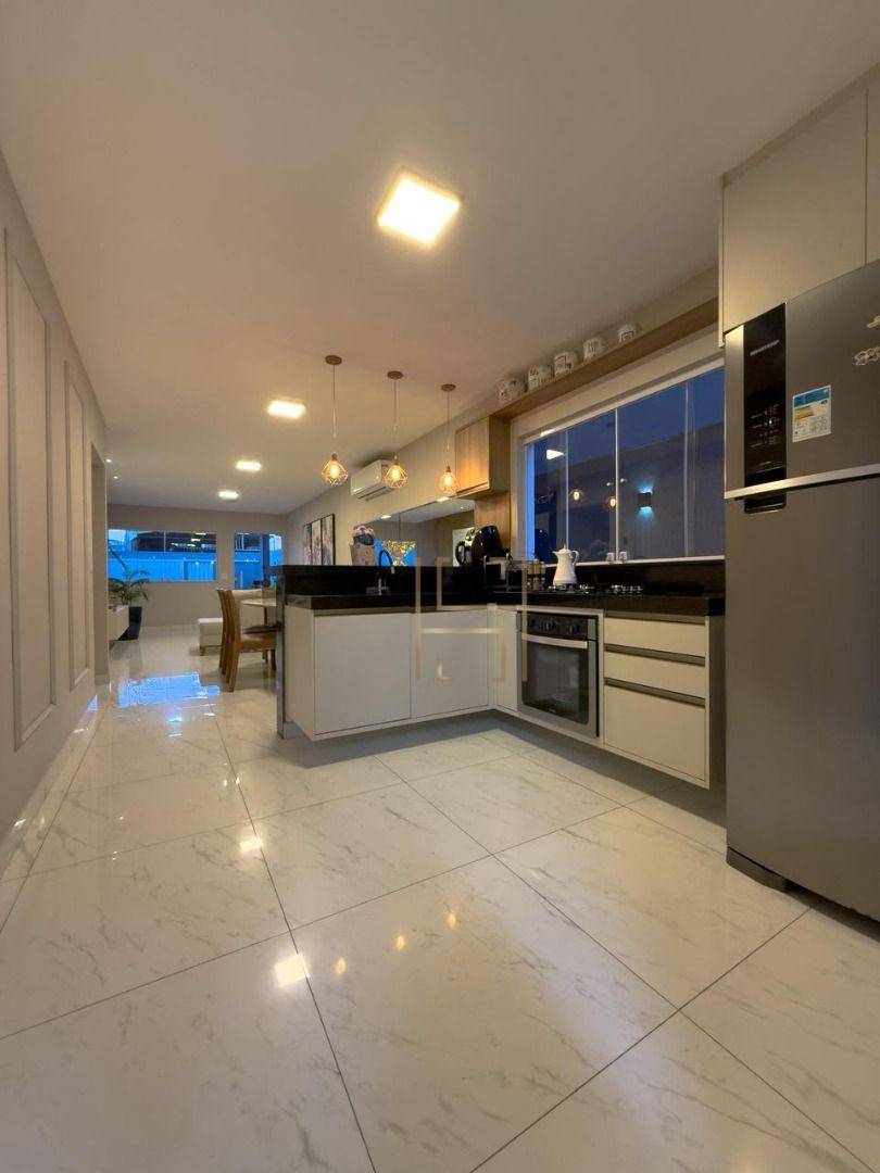 Casa, 3 quartos, 182 m² - Foto 4