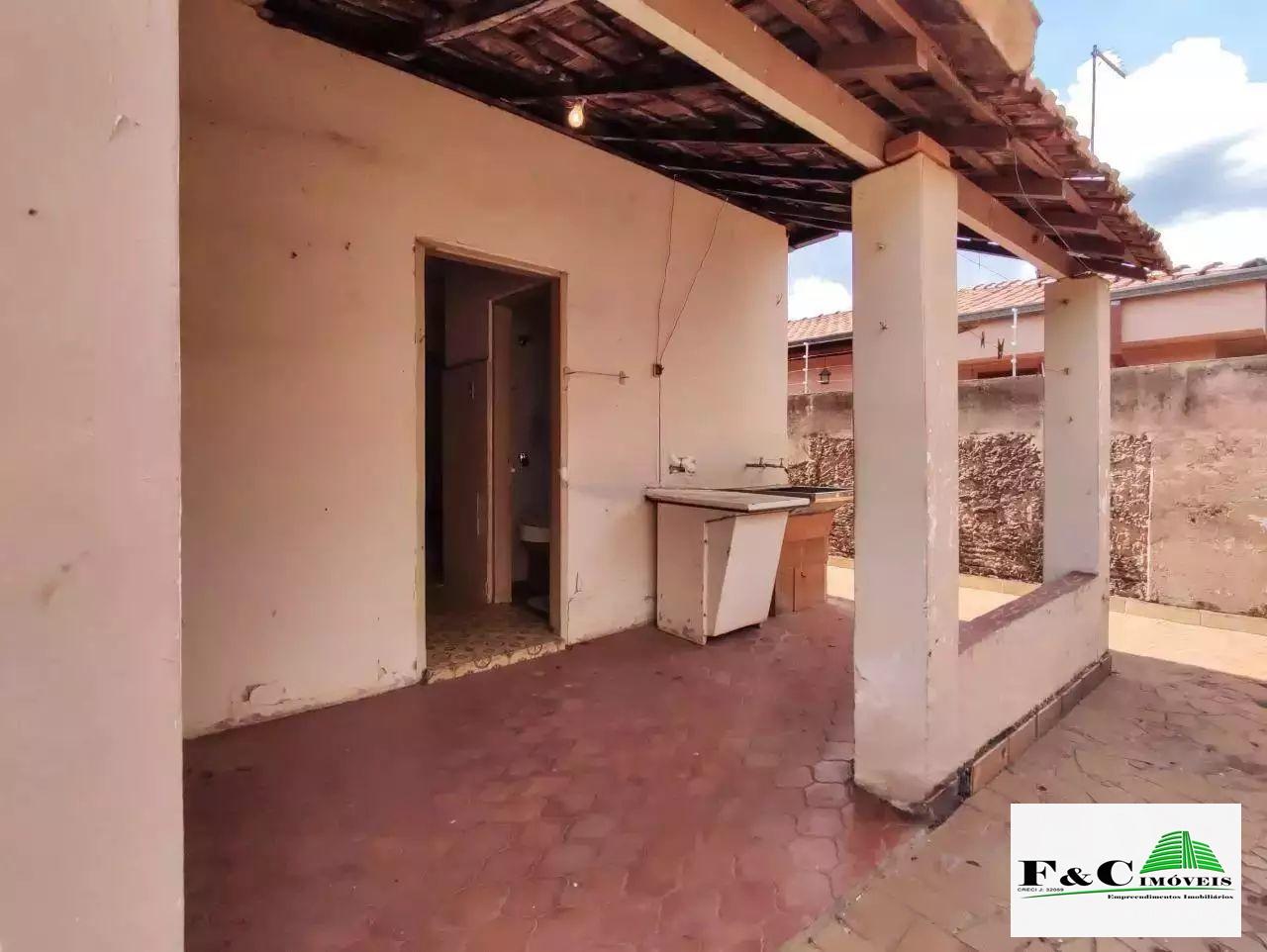 Casa à venda com 3 quartos, 200m² - Foto 4