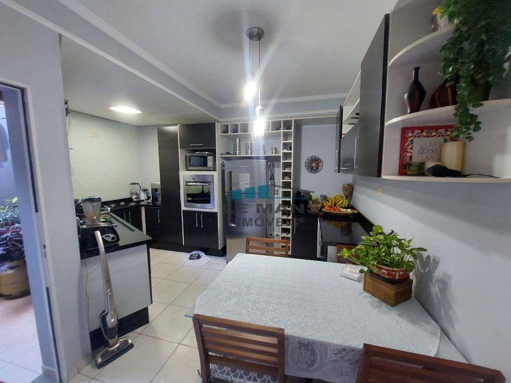 Casa à venda com 2 quartos, 125m² - Foto 10