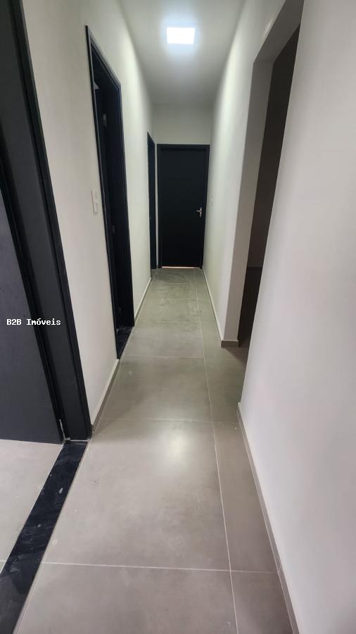 Casa à venda com 3 quartos, 256m² - Foto 17