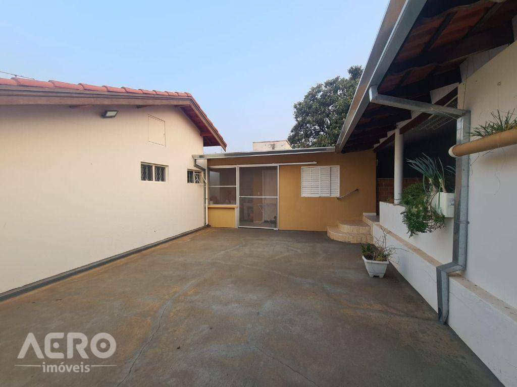 Casa à venda com 3 quartos, 248m² - Foto 13